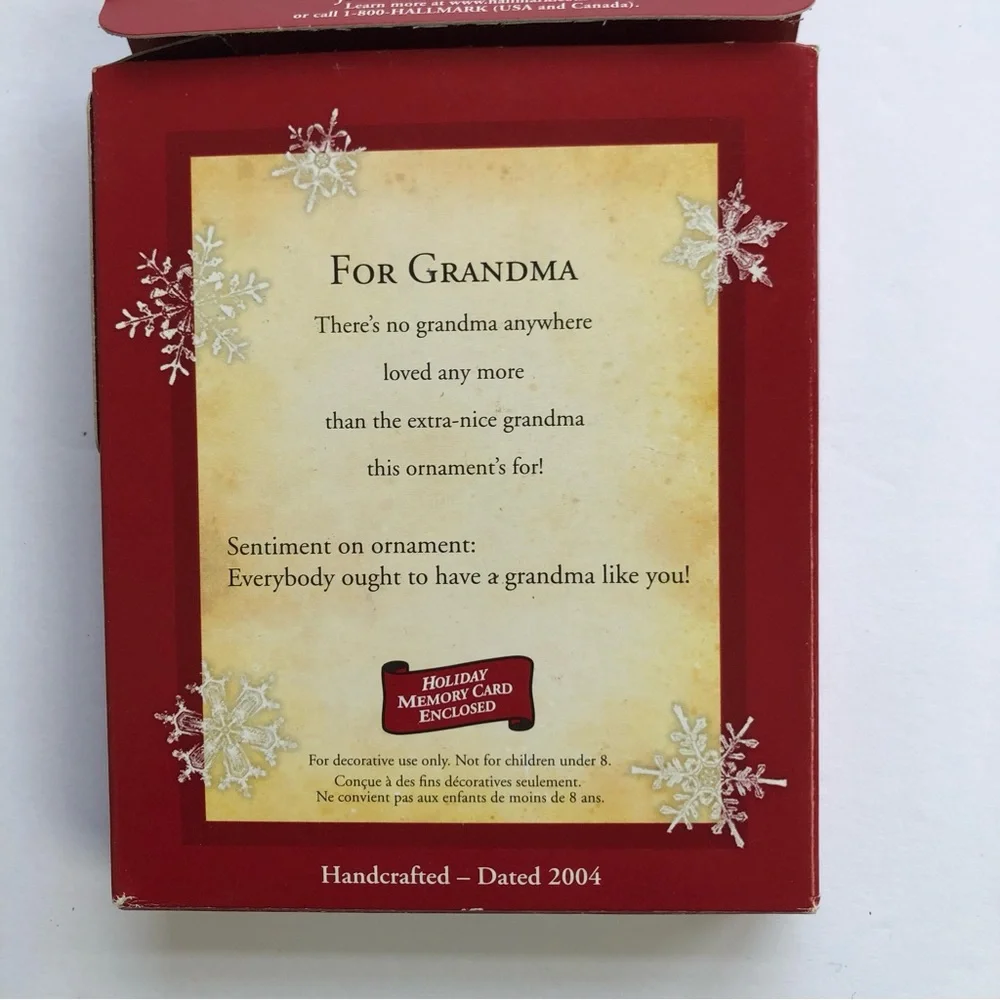 Hallmark Keepsake Ornament for Grandma - Magnetic Photo Holder NEW 2004